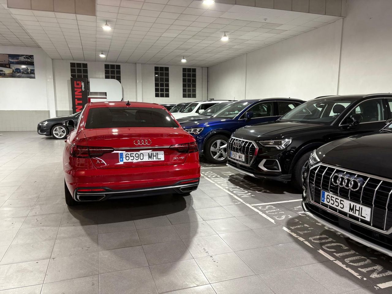 Audi A4 ADVANCED 30 TDI 100KW (136CV) S TRONIC ROJO TANGO (METALIZADO - Foto 2