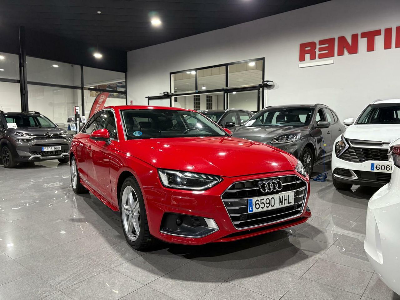 Audi A4 ADVANCED 30 TDI 100KW (136CV) S TRONIC ROJO TANGO (METALIZADO - Foto 2