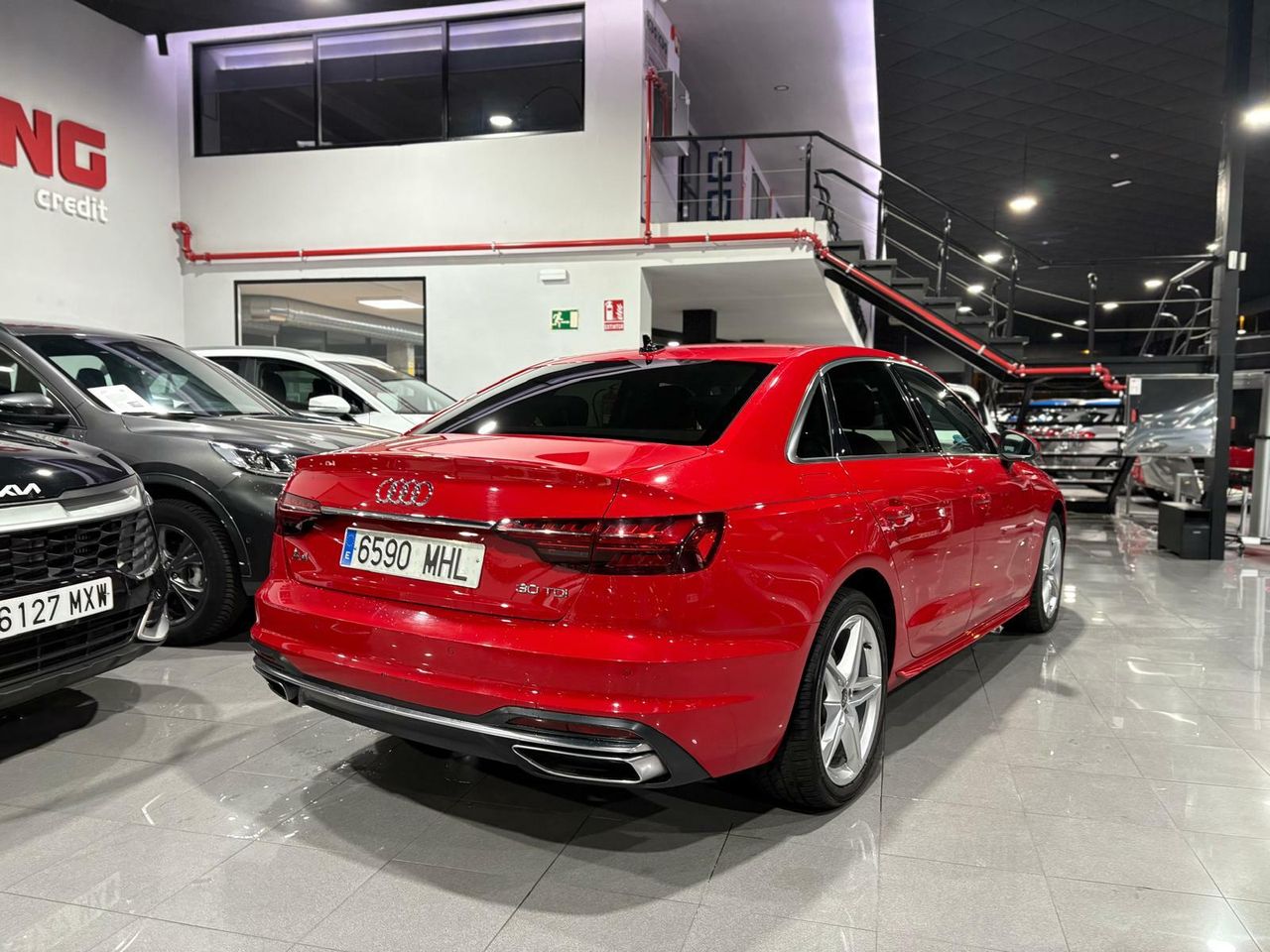 Audi A4 ADVANCED 30 TDI 100KW (136CV) S TRONIC ROJO TANGO (METALIZADO - Foto 2