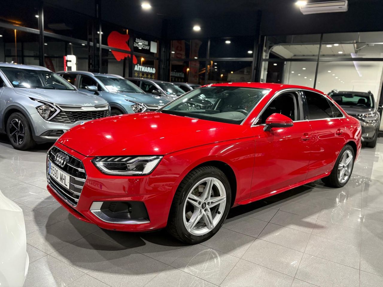 Audi A4 ADVANCED 30 TDI 100KW (136CV) S TRONIC ROJO TANGO (METALIZADO - Foto 2
