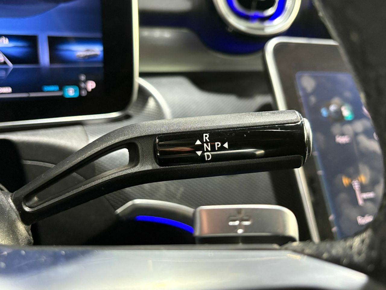 Mercedes Clase C C 200 D AMG Line Premium Plus ROJO PATAGONIA METALIZADO (DESIGNO - Foto 2