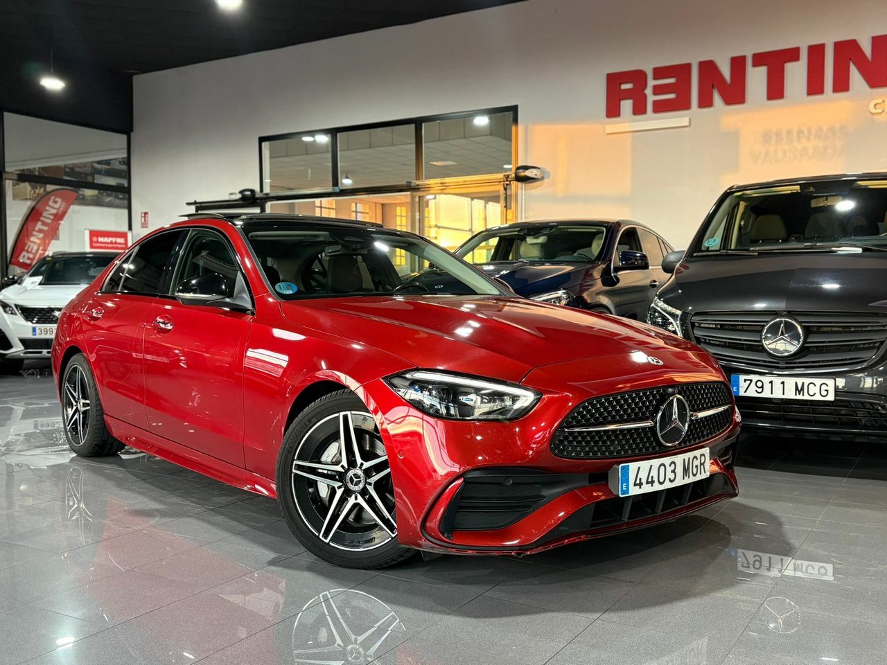 Mercedes Clase C C 200 D AMG Line Premium Plus ROJO PATAGONIA METALIZADO (DESIGNO - Foto 2