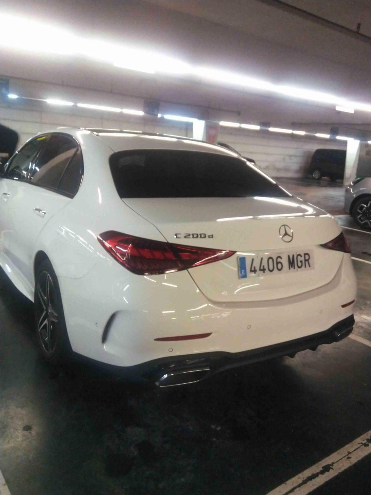 Mercedes Clase C C 200 D AMG Line Premium Plus ROJO PATAGONIA METALIZADO (DESIGNO - Foto 2