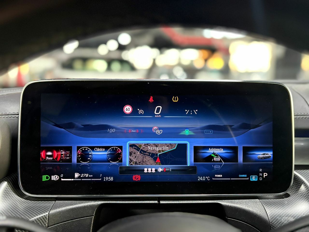 Mercedes Clase C C 200 D AMG Line Premium Plus ROJO PATAGONIA METALIZADO (DESIGNO - Foto 2