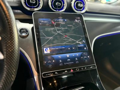 Mercedes Clase C C 200 D AMG Line Premium Plus ROJO PATAGONIA METALIZADO (DESIGNO