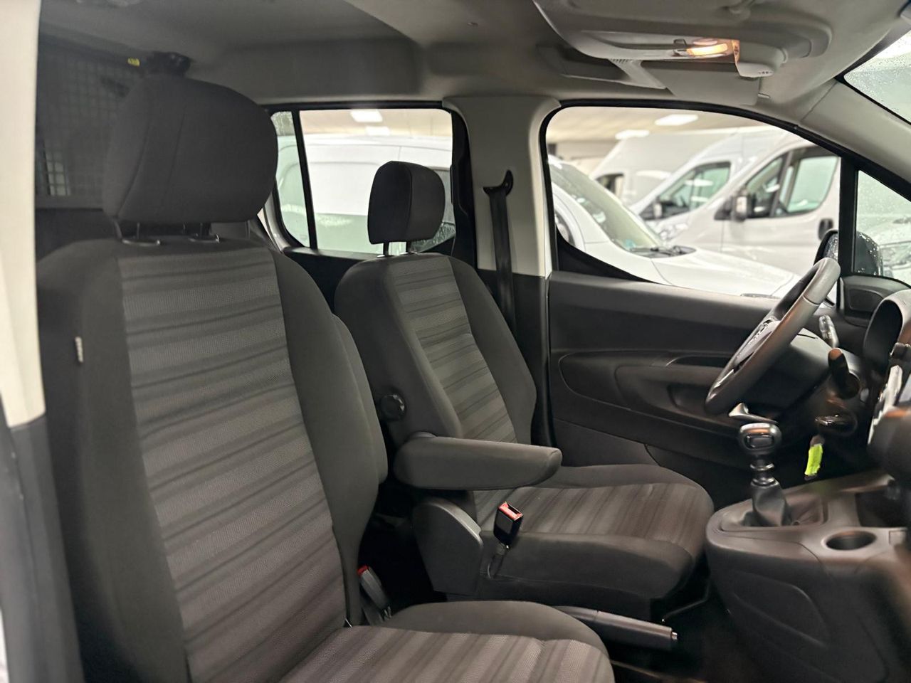 Opel Combo 1.5 TD 75KW LIFE BUSINESS EDITION PLUS L1 N1 102cv COMBI 5 PLAZAS - Foto 2