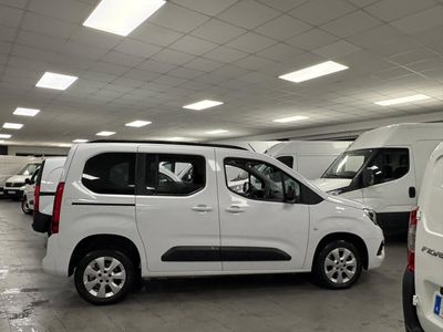Opel Combo 1.5 TD 75KW LIFE BUSINESS EDITION PLUS L1 N1 102cv COMBI 5 PLAZAS