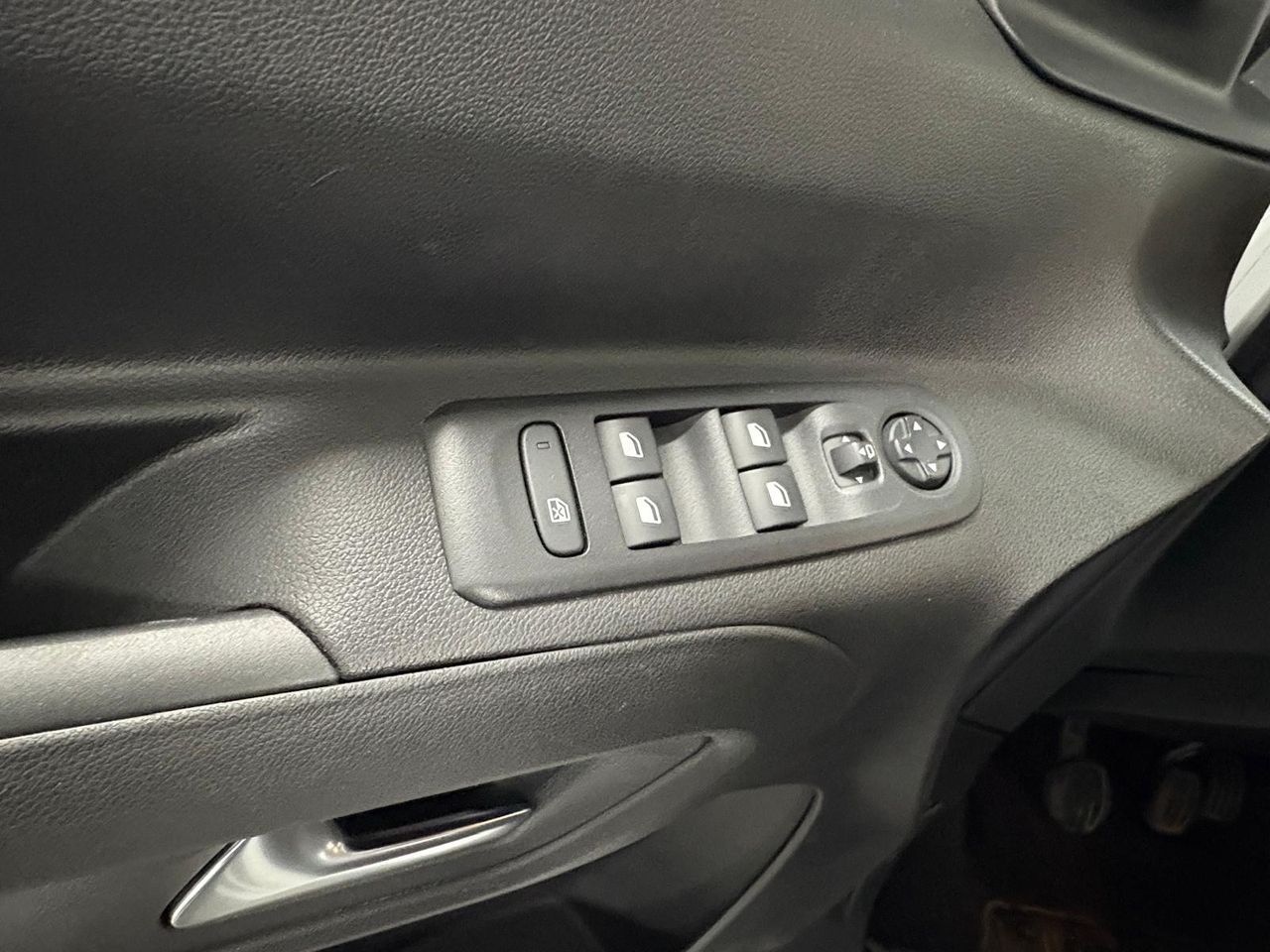 Opel Combo 1.5 TD 75KW LIFE BUSINESS EDITION PLUS L1 N1 102cv COMBI 5 PLAZAS - Foto 2