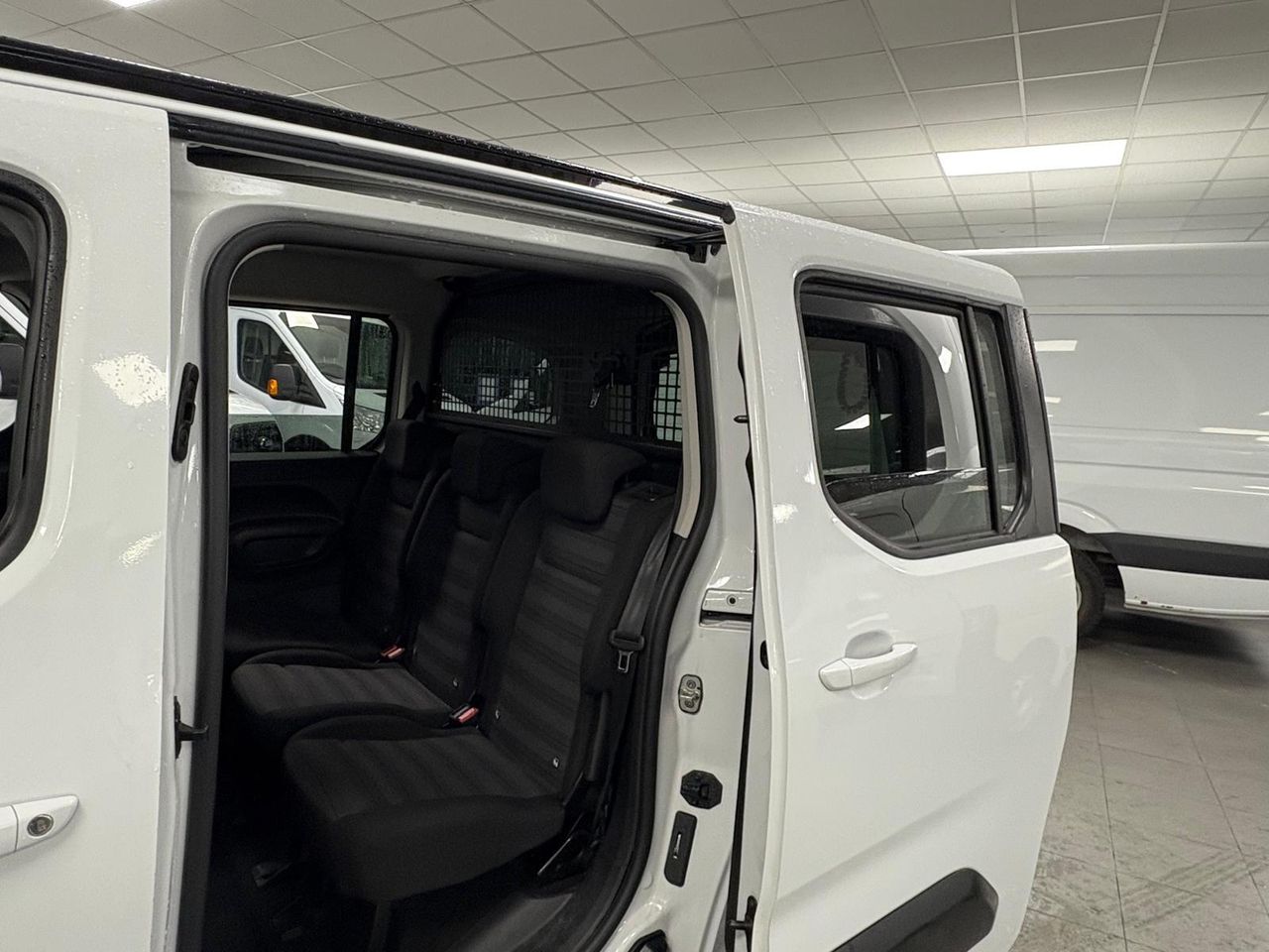 Opel Combo 1.5 TD 75KW LIFE BUSINESS EDITION PLUS L1 N1 102cv COMBI 5 PLAZAS - Foto 2