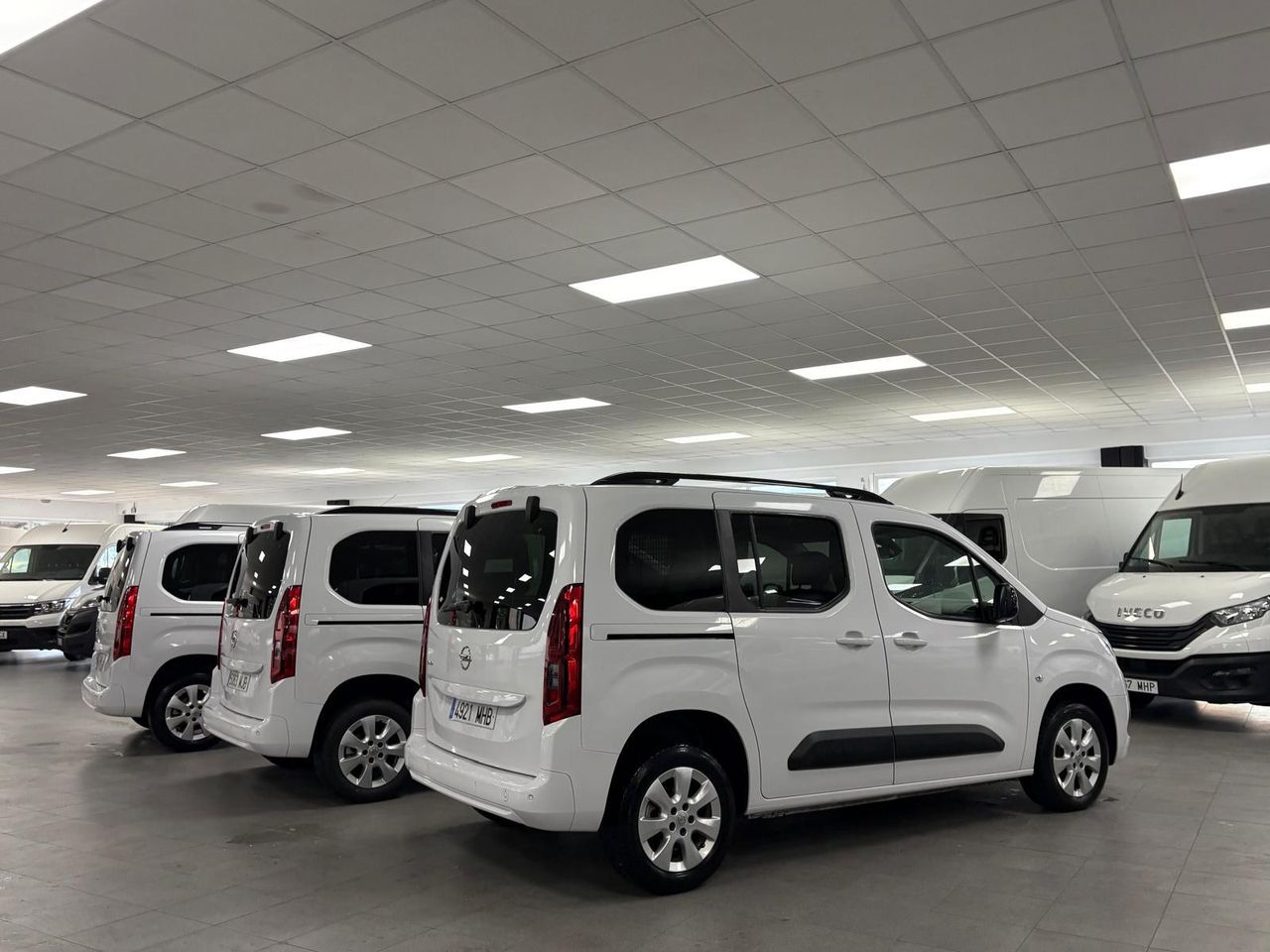 Opel Combo 1.5 TD 75KW LIFE BUSINESS EDITION PLUS L1 N1 102cv COMBI 5 PLAZAS - Foto 2
