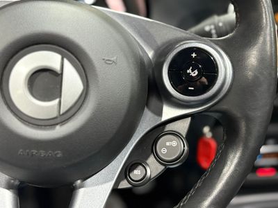 Smart smart SMART Brabus fortwo cabrio electric drive Smart BRABUS  EQ fortwo Ushuaïa Limited Edition Cabrio (087/100) – Edición Exclusiva Numerada