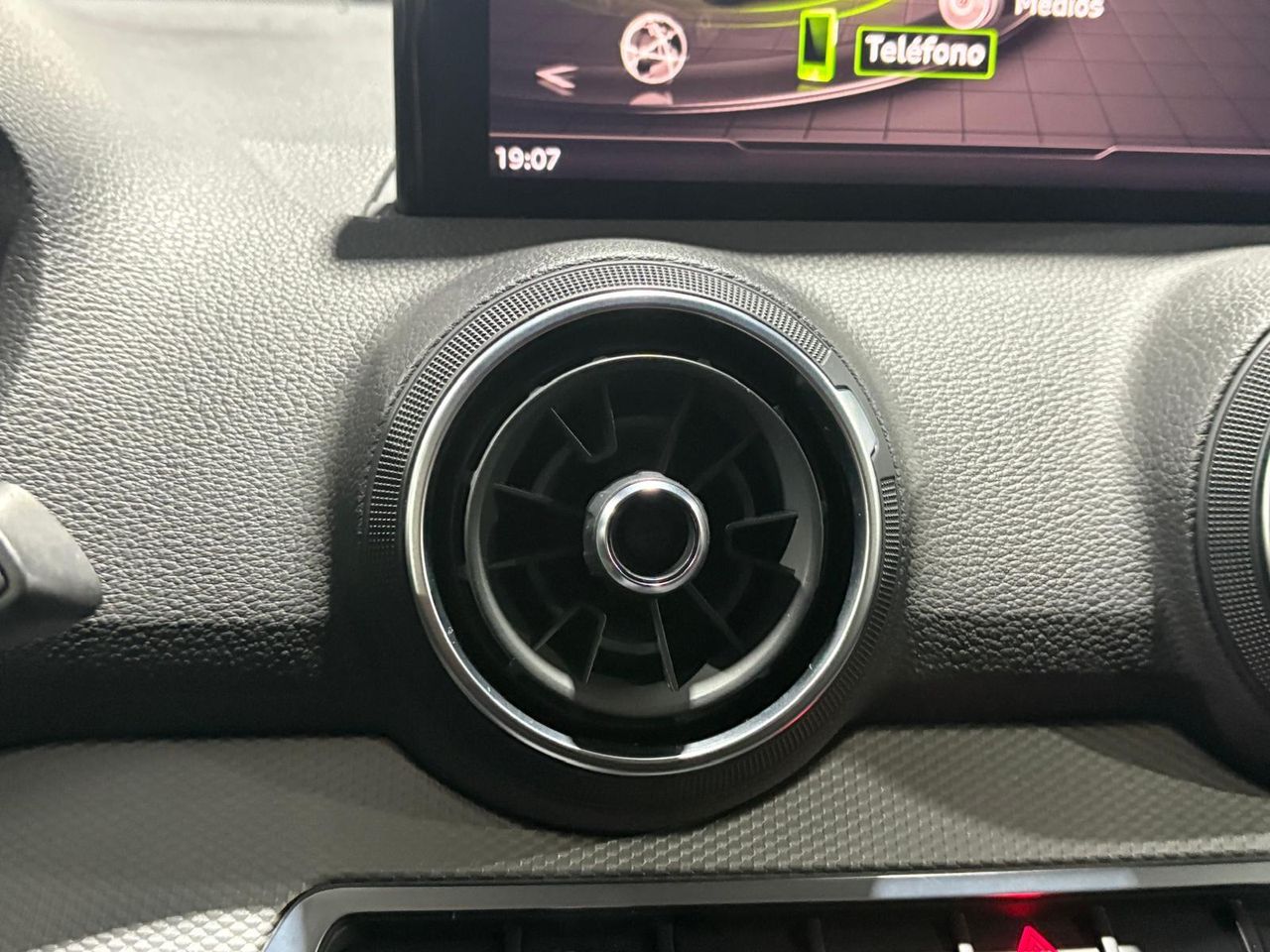 Audi Q2 Advanced 30 TDI  - Foto 2