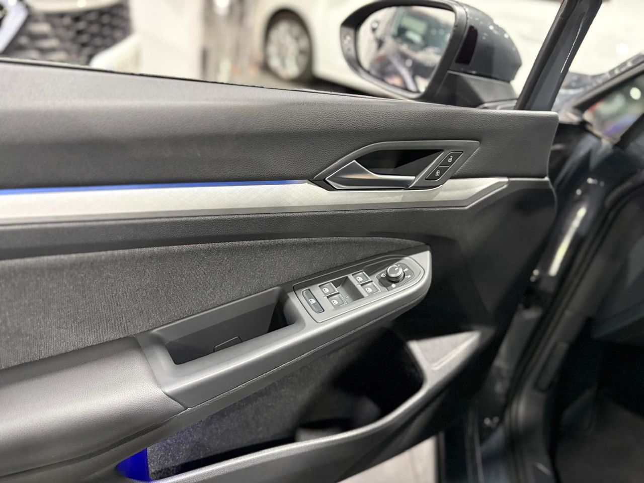 Volkswagen Golf Life 1.5 eTSI DSG  - Foto 2