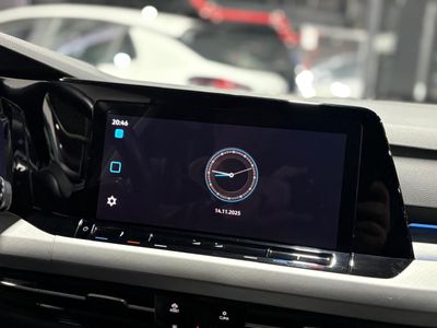 Volkswagen Golf Life 1.5 eTSI DSG 