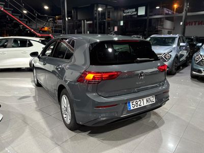 Volkswagen Golf Life 1.5 eTSI DSG 