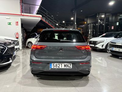 Volkswagen Golf Life 1.5 eTSI DSG 