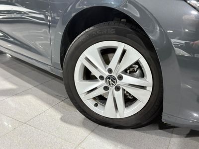 Volkswagen Golf Life 1.5 eTSI DSG 