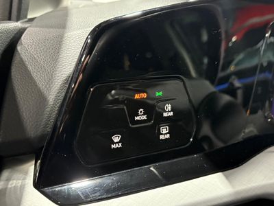 Volkswagen Golf Life 1.5 eTSI DSG 