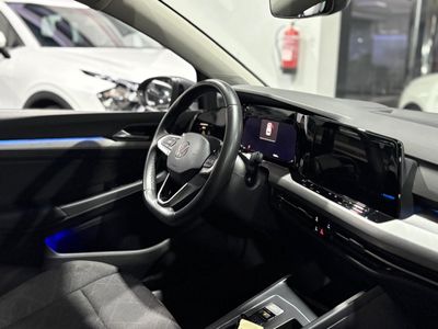 Volkswagen Golf Life 1.5 eTSI DSG 