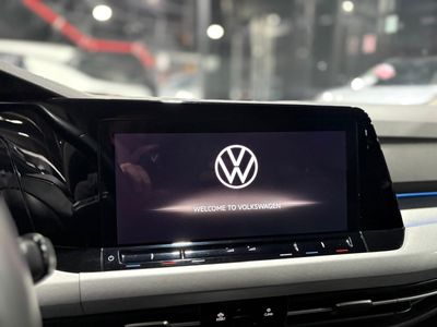 Volkswagen Golf Life 1.5 eTSI DSG 