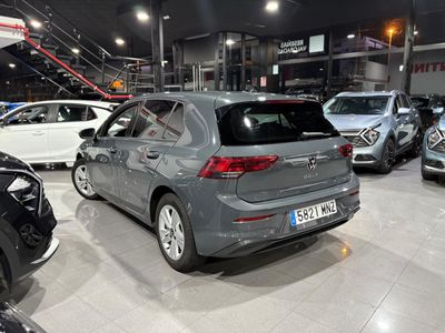 Volkswagen Golf Life 1.5 eTSI DSG 