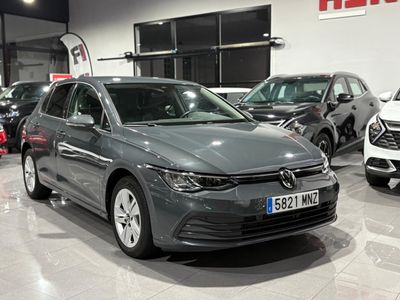 Volkswagen Golf Life 1.5 eTSI DSG 