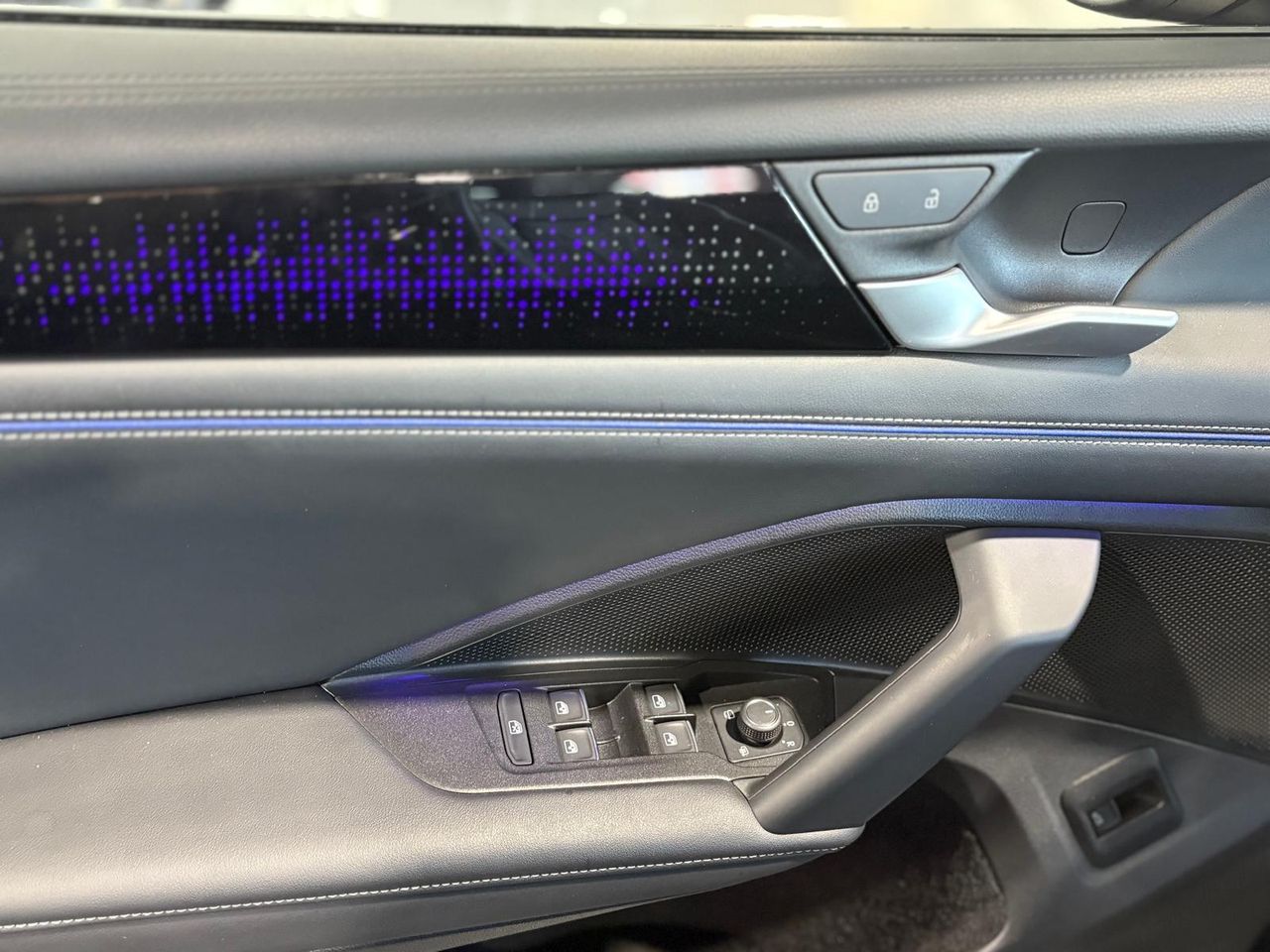 Volkswagen Tiguan R-Line 2.0 TDI 142kW (193CV) DSG 4Motion  - Foto 2