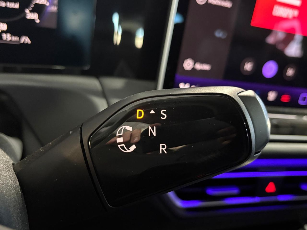 Volkswagen Tiguan R-Line 2.0 TDI 142kW (193CV) DSG 4Motion  - Foto 2