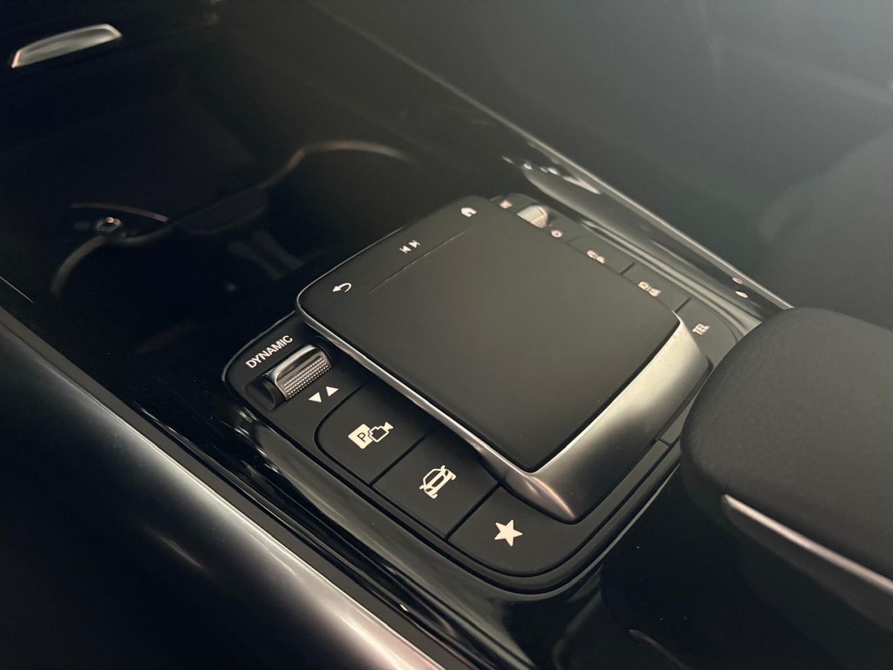 Mercedes GLA GLA 200 D 4MATIC AMG  AMG  - Foto 2