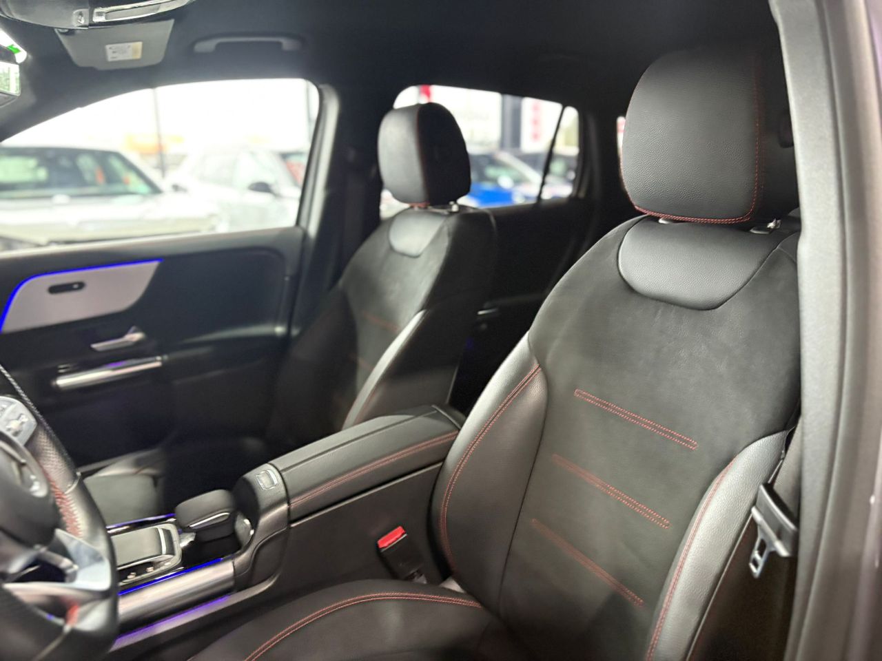 Mercedes GLA 200 AMG 7-G-DCT GRIS SELENITA - Foto 2