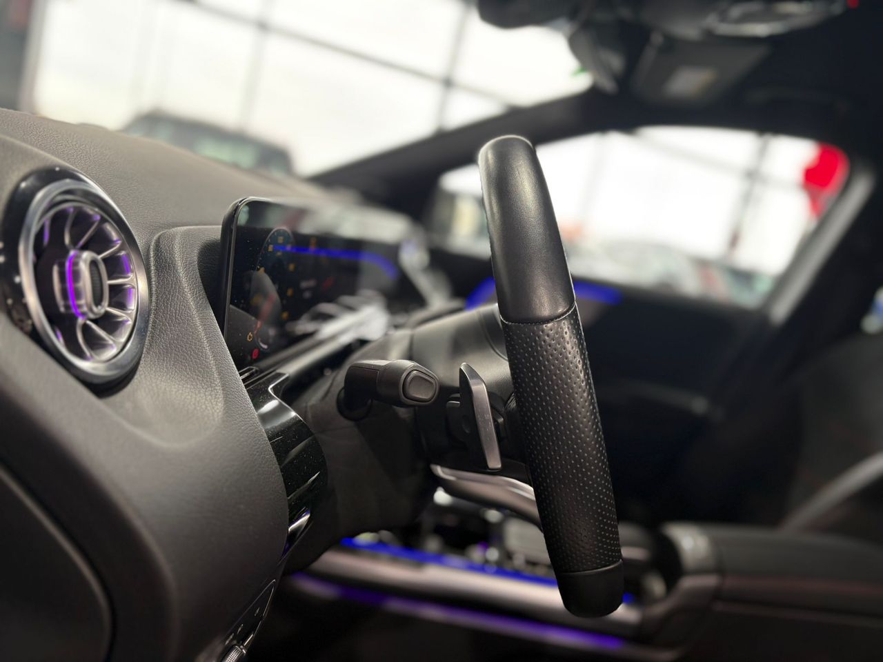 Mercedes GLA 200 AMG 7-G-DCT GRIS SELENITA - Foto 2