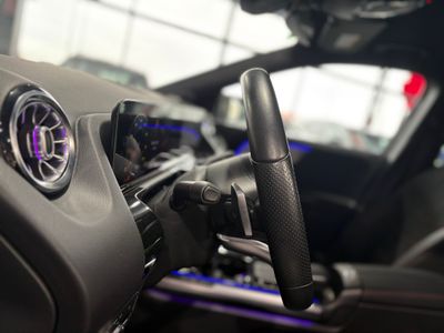 Mercedes GLA 200 AMG 7-G-DCT GRIS SELENITA