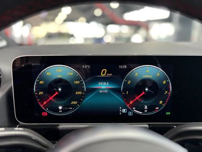 Mercedes GLA 200 AMG 7-G-DCT GRIS SELENITA