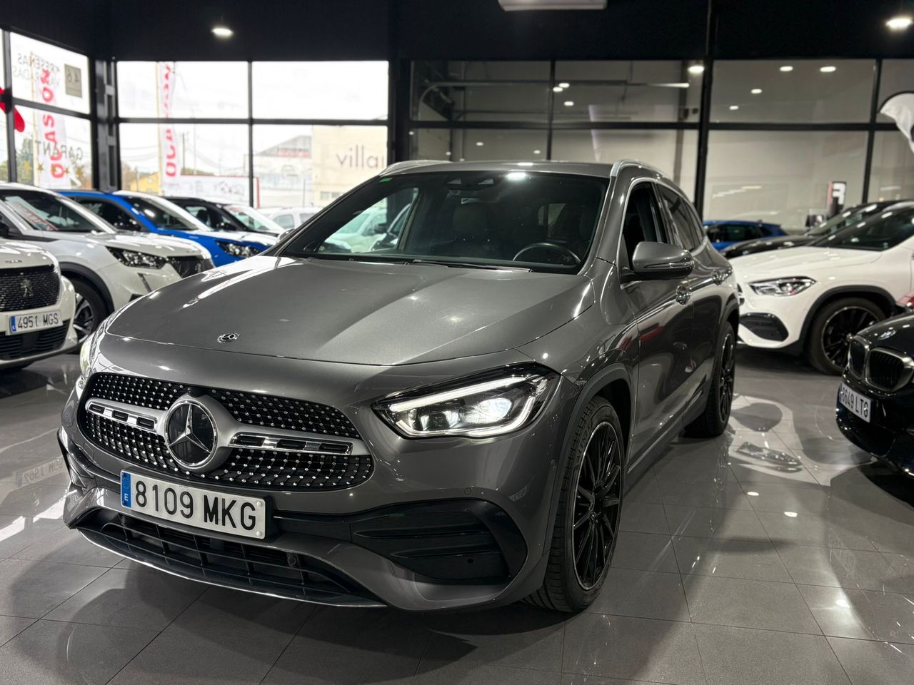 Mercedes GLA 200 AMG 7-G-DCT GRIS SELENITA - Foto 2