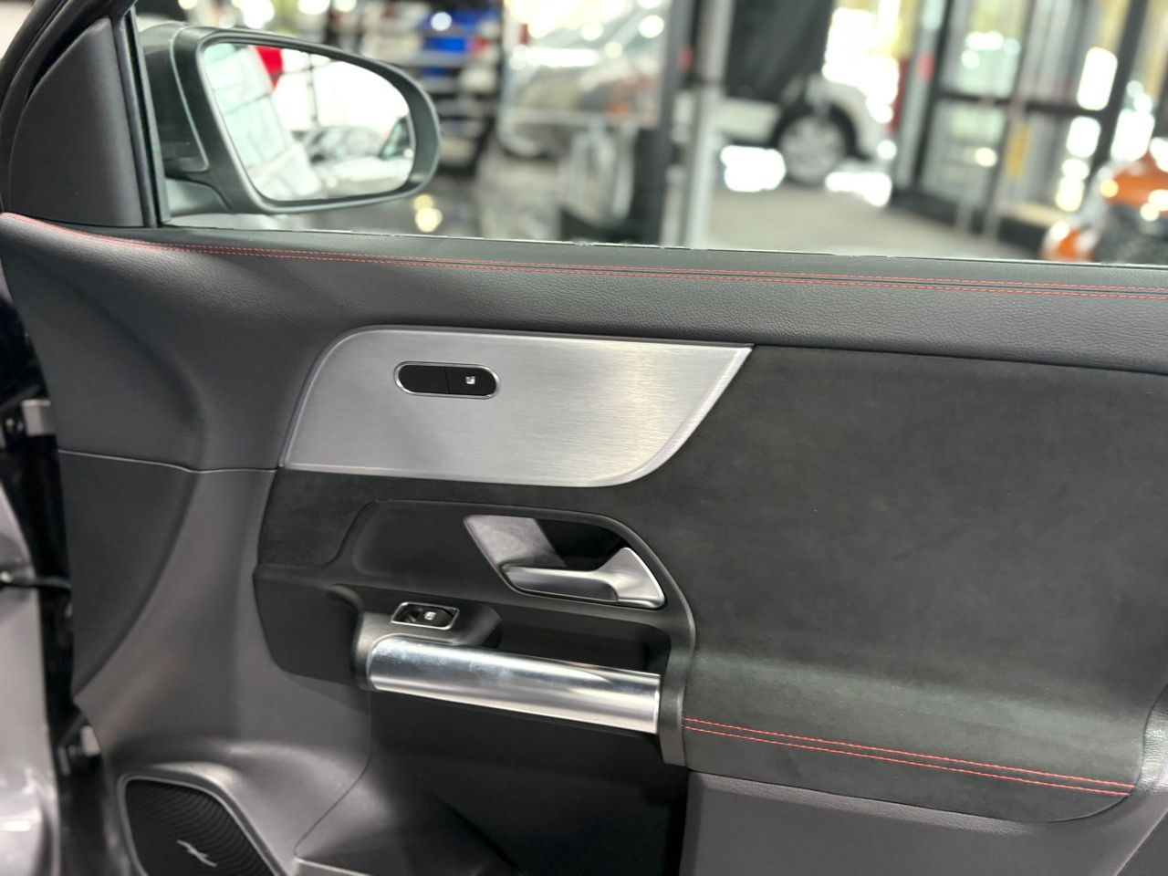 Mercedes GLA 200 AMG 7-G-DCT GRIS SELENITA - Foto 2