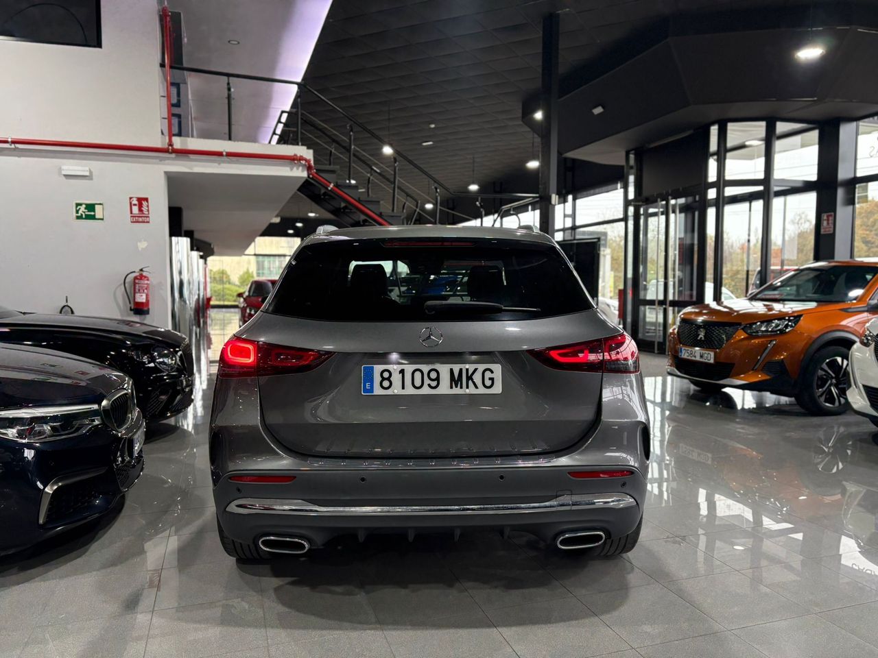 Mercedes GLA 200 AMG 7-G-DCT GRIS SELENITA - Foto 2
