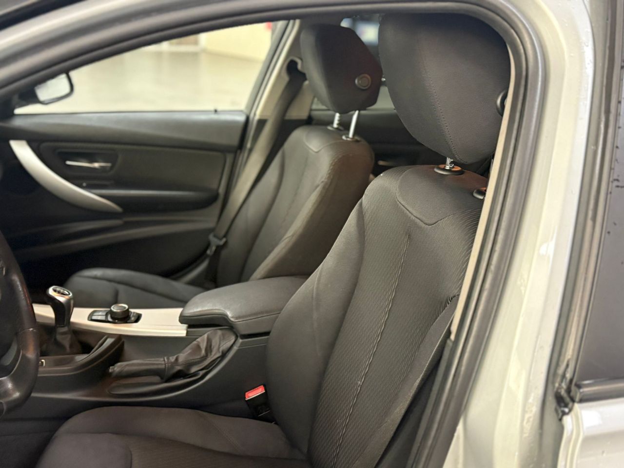 BMW Serie 3 318d TOURING  - Foto 2