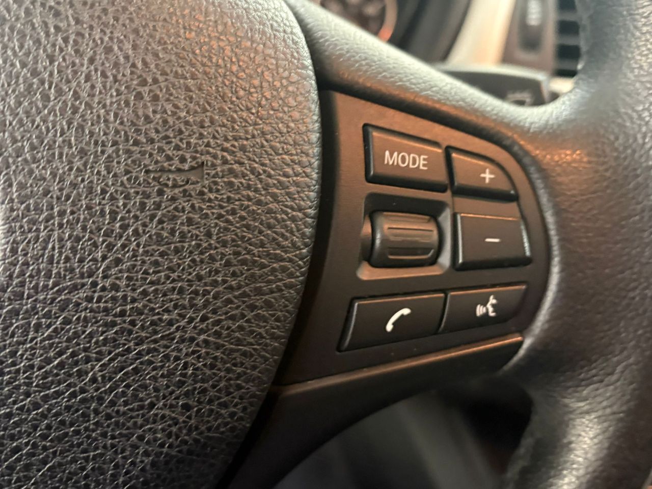 BMW Serie 3 318d TOURING  - Foto 2