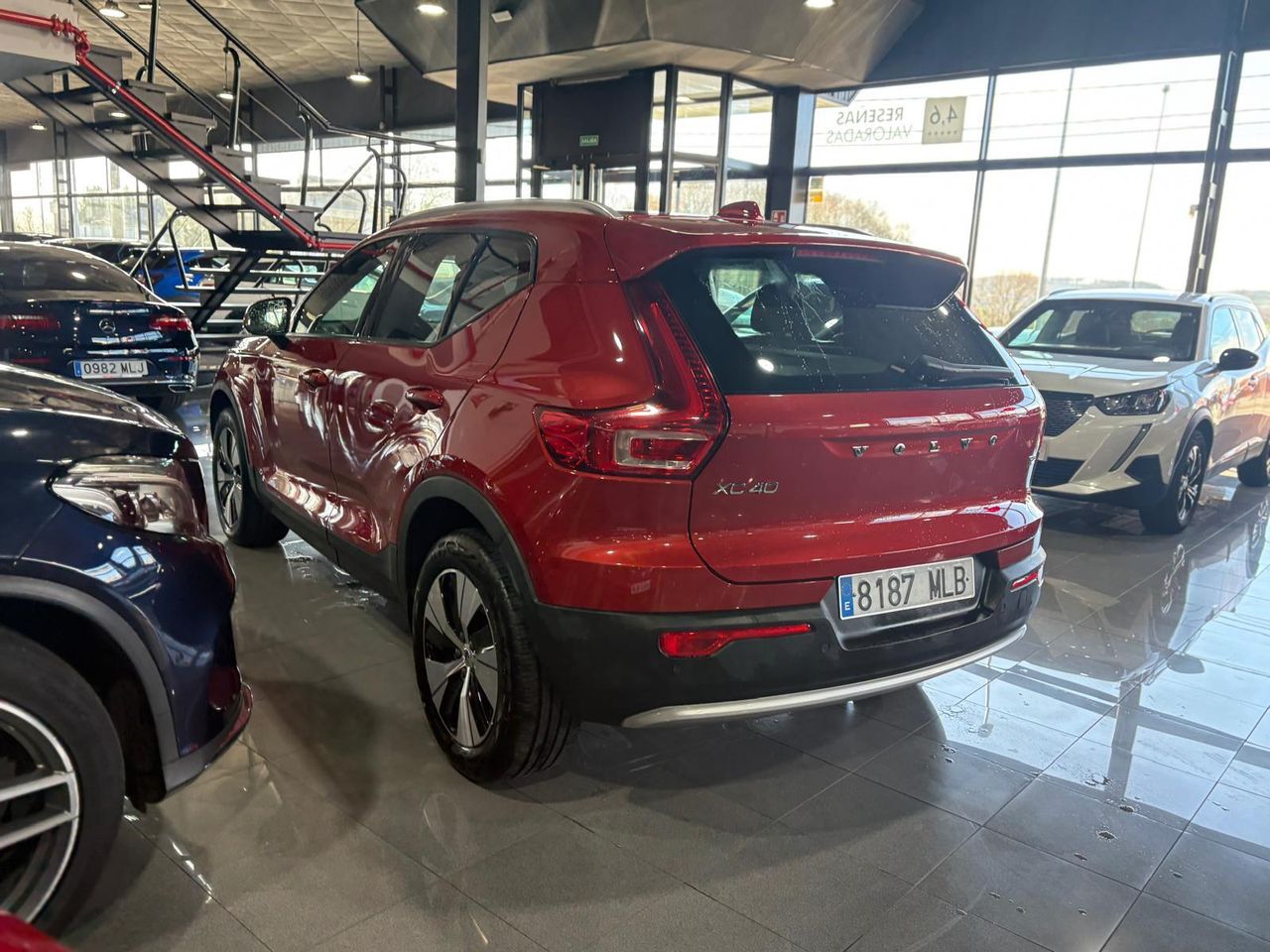 Volvo XC40 1.5 T2 Core Auto ROJO FUSION - Foto 2