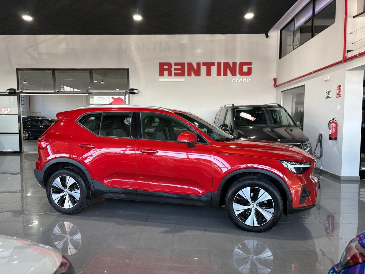 Volvo XC40 1.5 T2 Core Auto ROJO FUSION - Foto 2