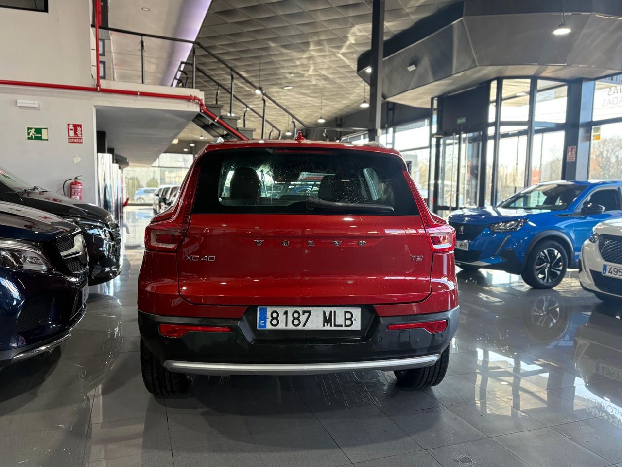 Volvo XC40 1.5 T2 Core Auto ROJO FUSION - Foto 2