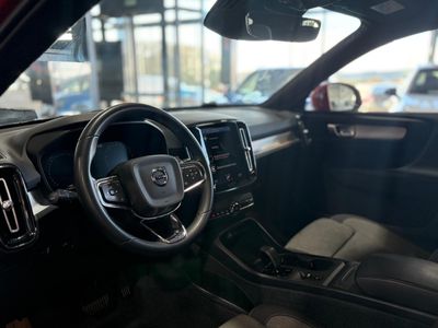 Volvo XC40 1.5 T2 Core Auto ROJO FUSION