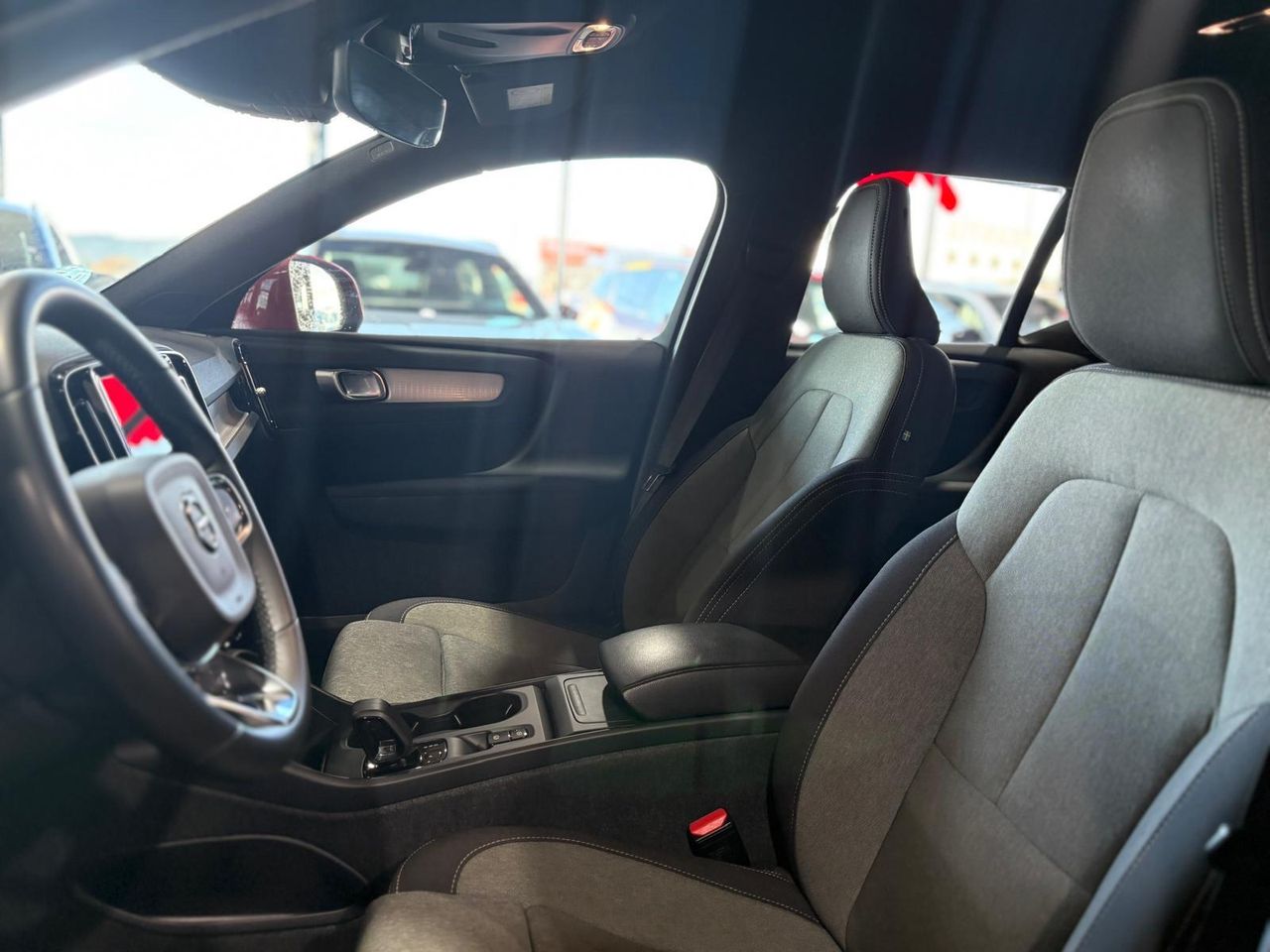 Volvo XC40 1.5 T2 Core Auto ROJO FUSION - Foto 2