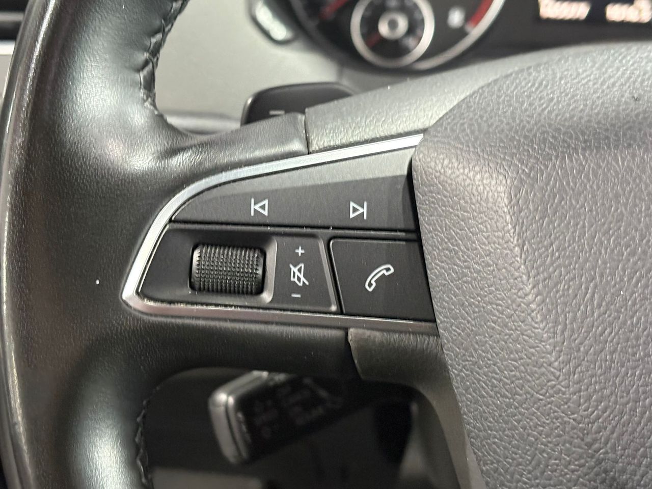 Seat Alhambra EXLGO	1.4 TSI 110KW DSG S/S EXCELLEN GO PUERTAS ELECTRICAS - Foto 2