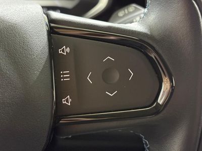 Lynk & Co 01 BASE	1.5 PHEV PINTURA METALIZADA NEGRA	TAPICERÍA NEGRA Y AZUL