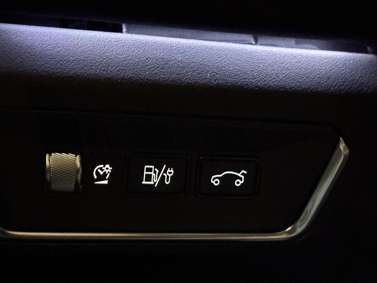 Lynk & Co 01 BASE	1.5 PHEV PINTURA METALIZADA NEGRA	TAPICERÍA NEGRA Y AZUL - Foto 2