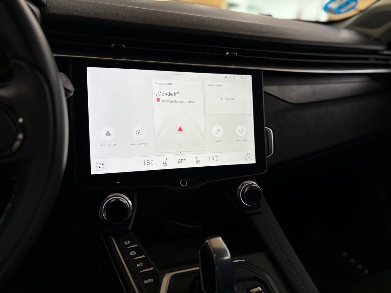 Lynk & Co 01 BASE	1.5 PHEV PINTURA METALIZADA NEGRA	TAPICERÍA NEGRA Y AZUL - Foto 2