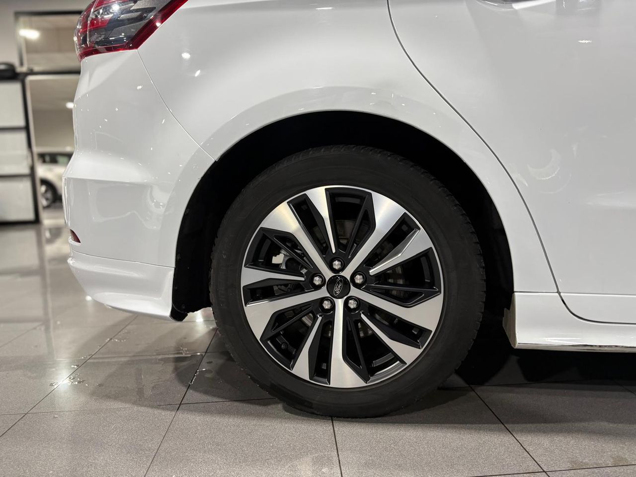 Ford S Max  2.5 Duratec Atk. FHEV STLine 7 7 PLAZAS - Foto 2