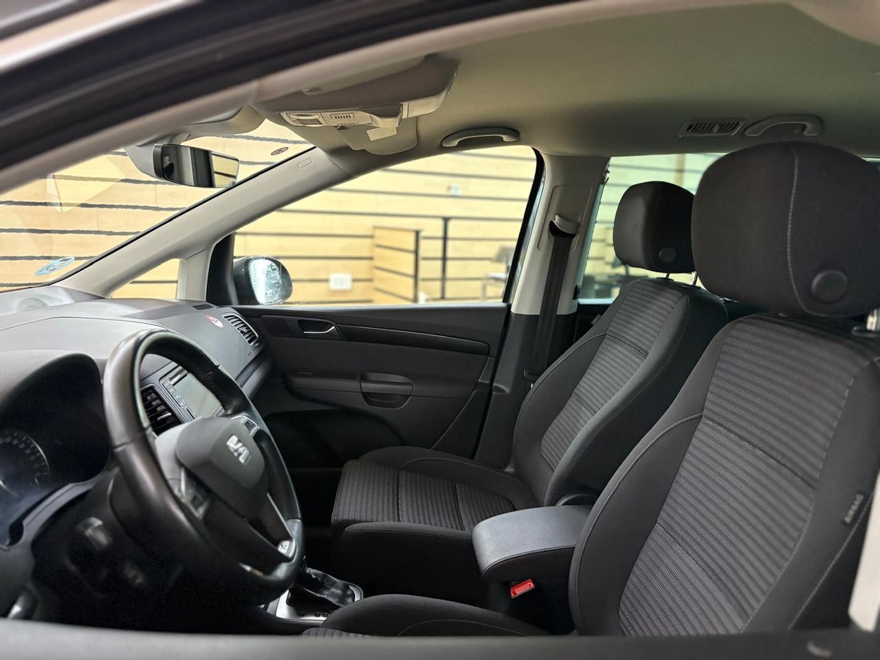 Seat Alhambra EXLGO	1.4 TSI 110KW DSG S/S EXCELLEN GO PUERTAS ELECTRICAS - Foto 2