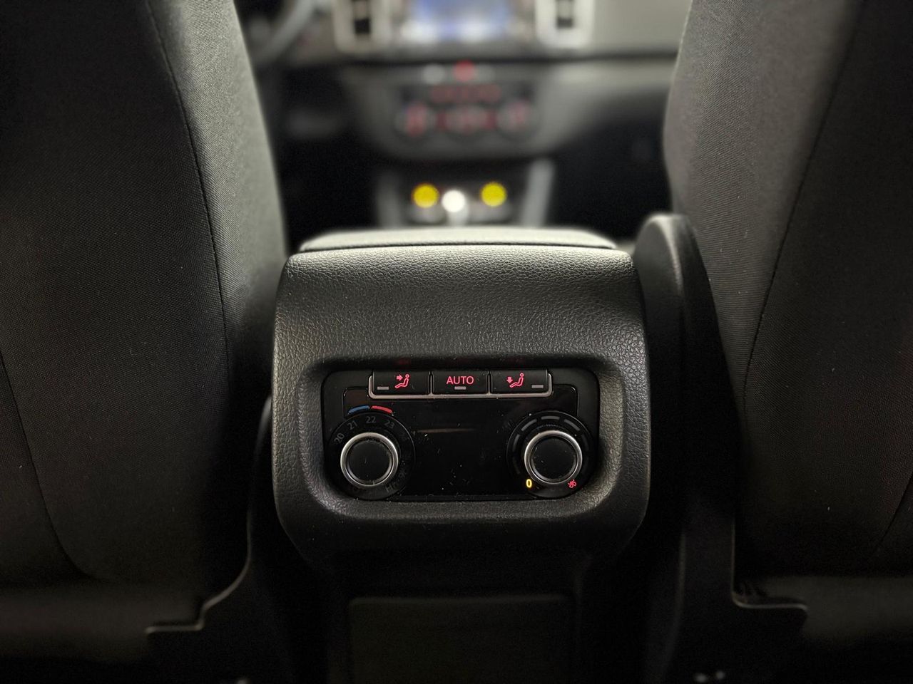 Seat Alhambra EXLGO	1.4 TSI 110KW DSG S/S EXCELLEN GO PUERTAS ELECTRICAS - Foto 2